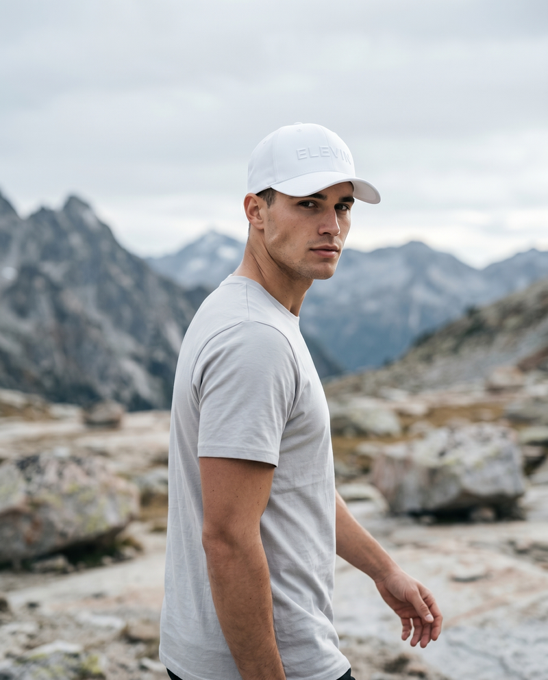 Elevin Baseball Cap Weiß - Lifestyle Seitenaufnahme
